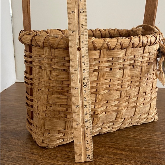 HAND WOVEN BASKET / Artist Margaret Hardin - Picture 9 of 10